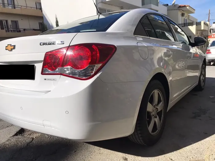 Chevrolet Cruze με ολοκληρωμένη επισκευή και βαφή